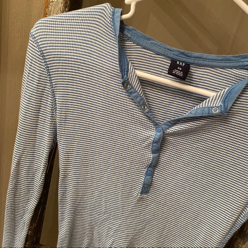 GAP - Picture 3 of 4